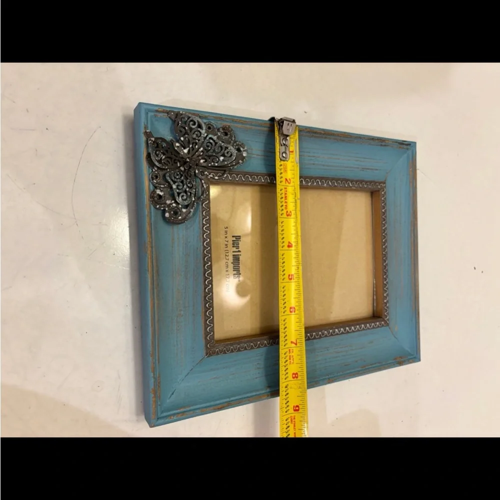 Pier 1 Imports Country Wood blue frame Metal butterbutterfl Holds 5 x 7